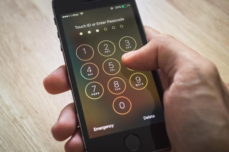  Hackers can break iPhone passwords by brute force